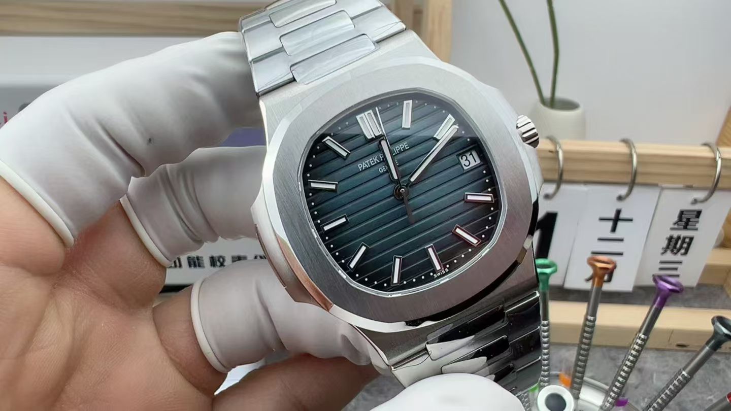 PATEK PHILIPPE 5711/1A-018