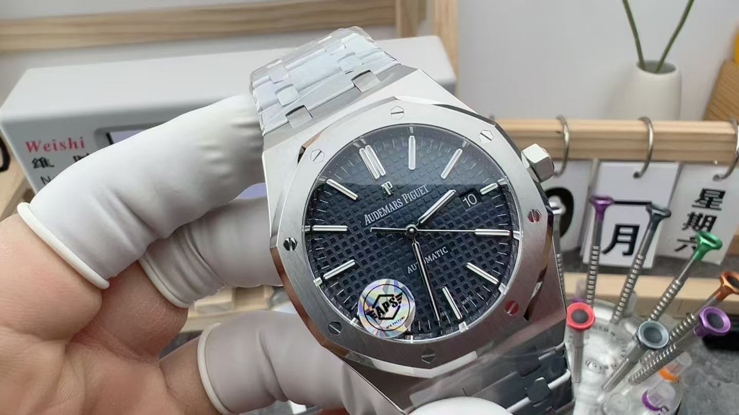 AUDEMARS PIGUET 15400ST.OO.1220ST.03