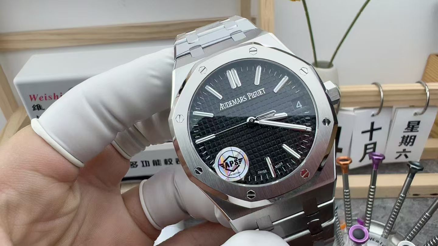 AUDEMARS PIGUET 15500ST.OO.1220ST.03