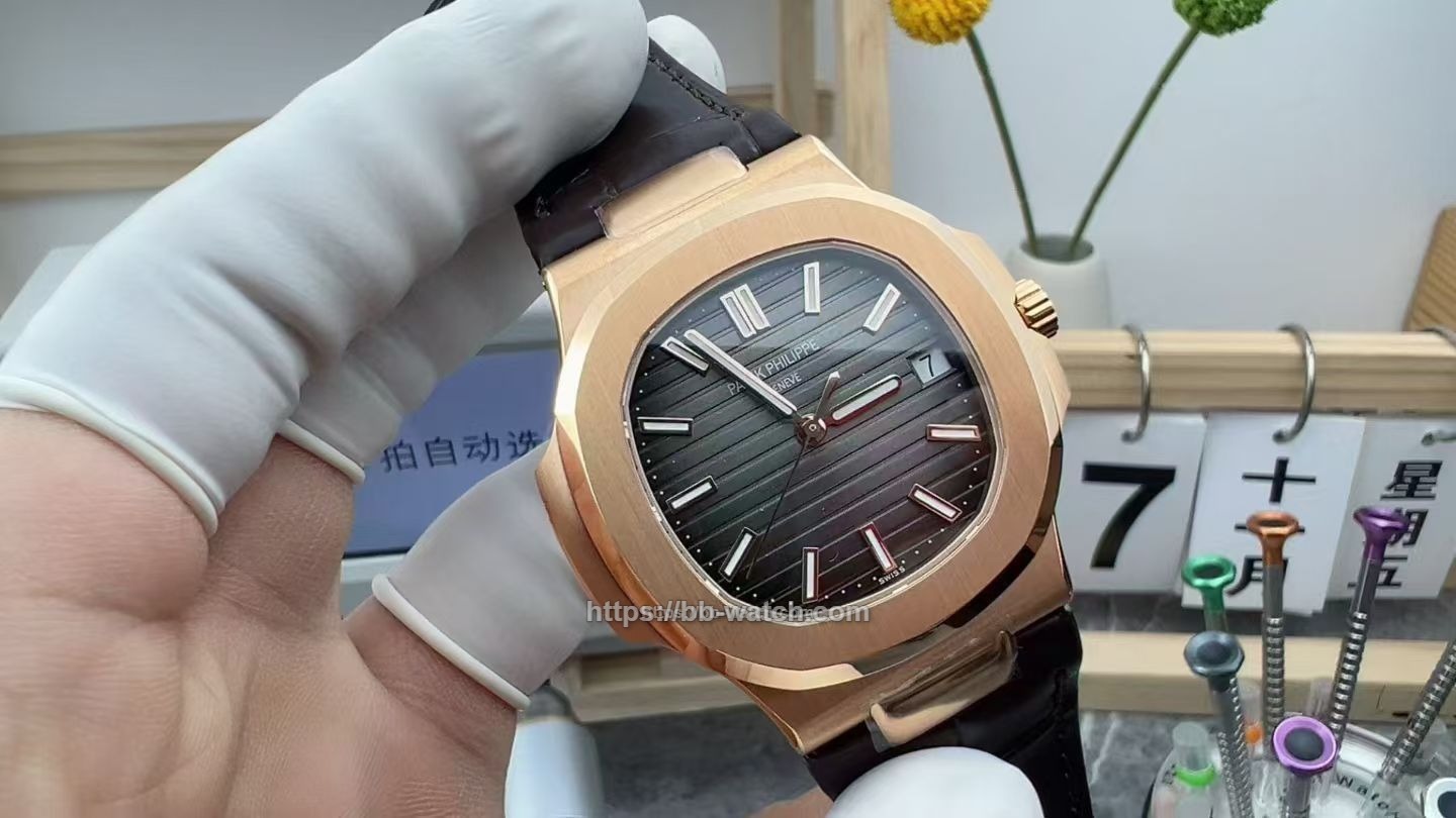 PATEK PHILIPPE 5711R-001
