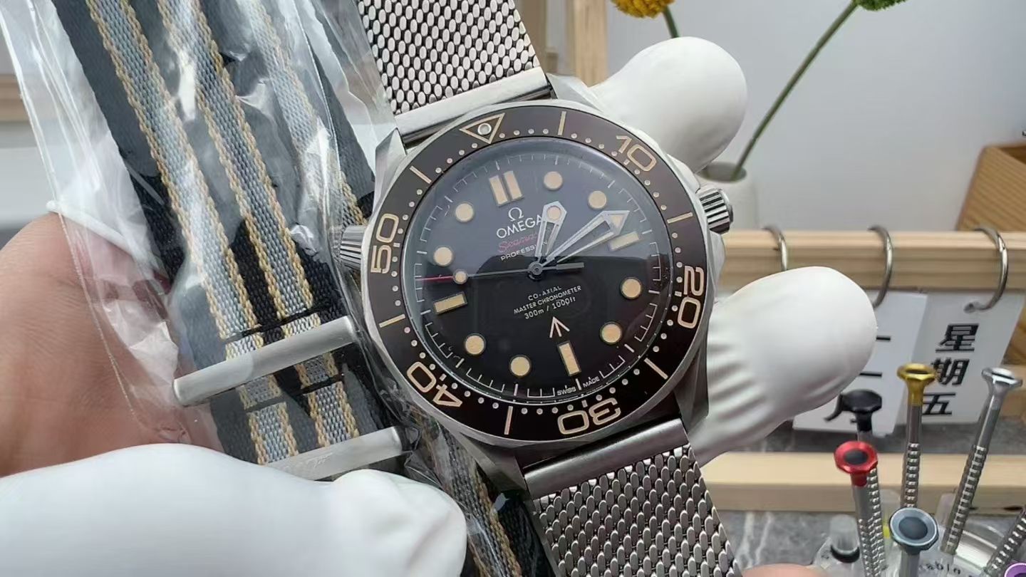 OMEGA 210.90.42.20.01.001